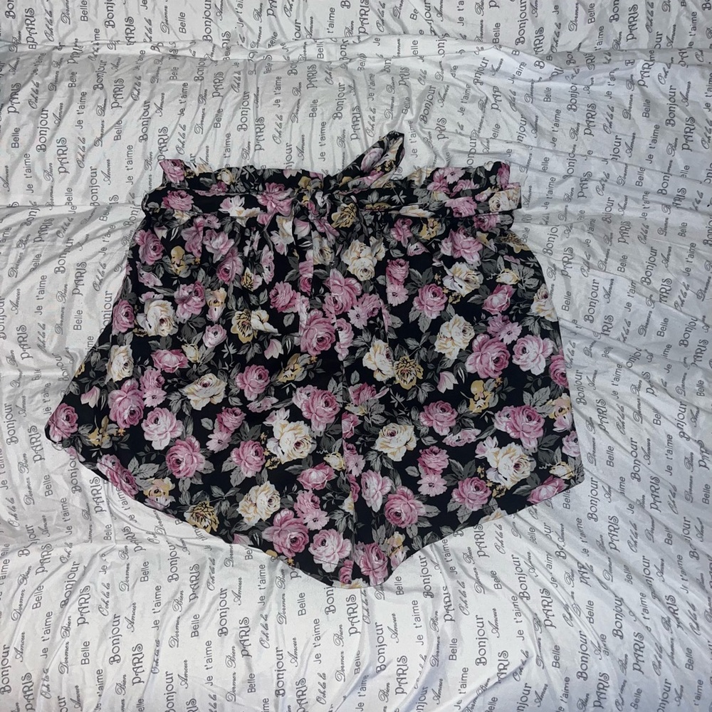 Paper bag Rose Shorts